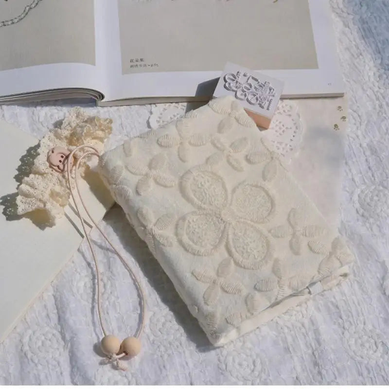 A5/A6 調節可能 布製ブックカバー｜クリーム×スイートアプリコット 刺繍 シンプル手帳カバー